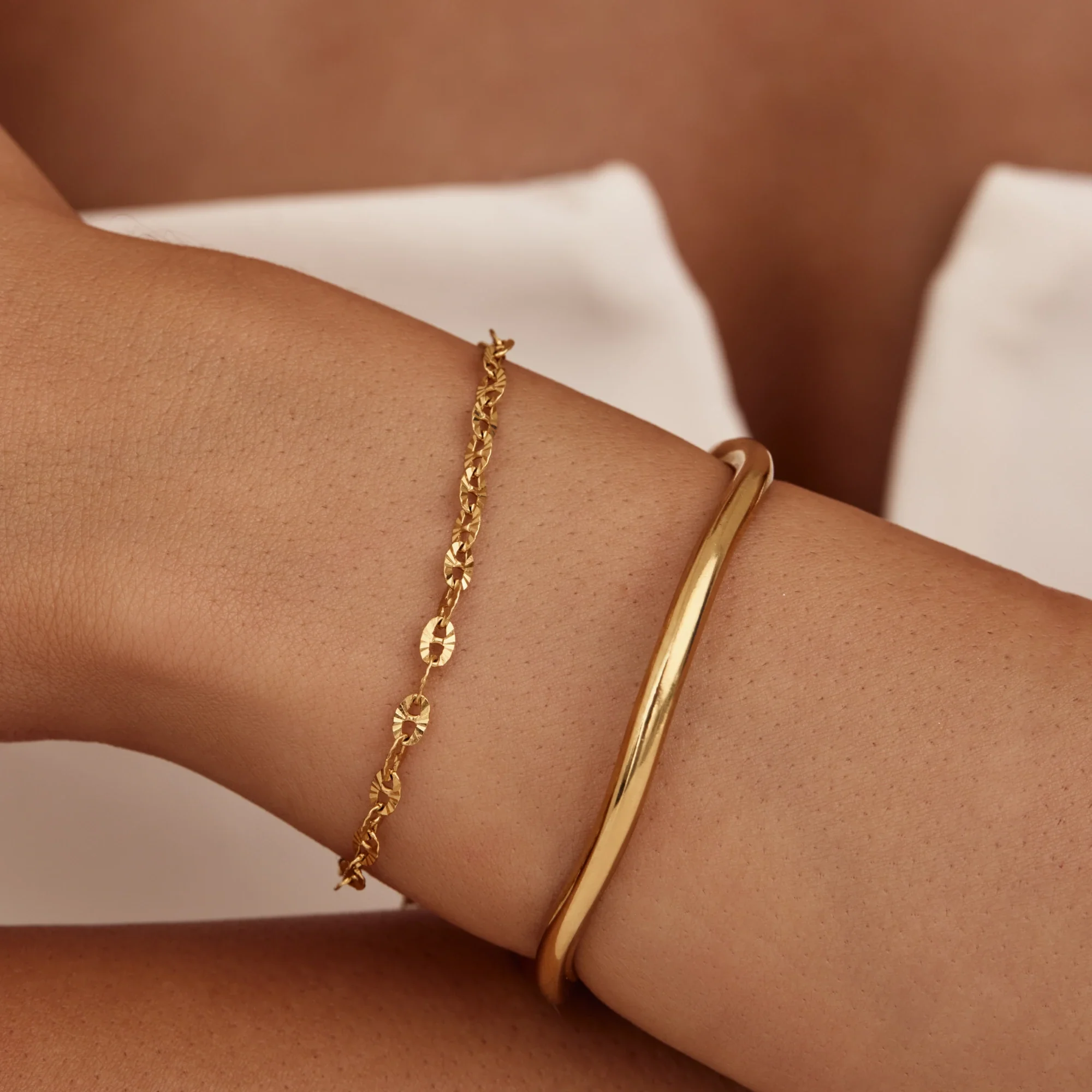 Bold Sequin Chain Bracelet - Image 2