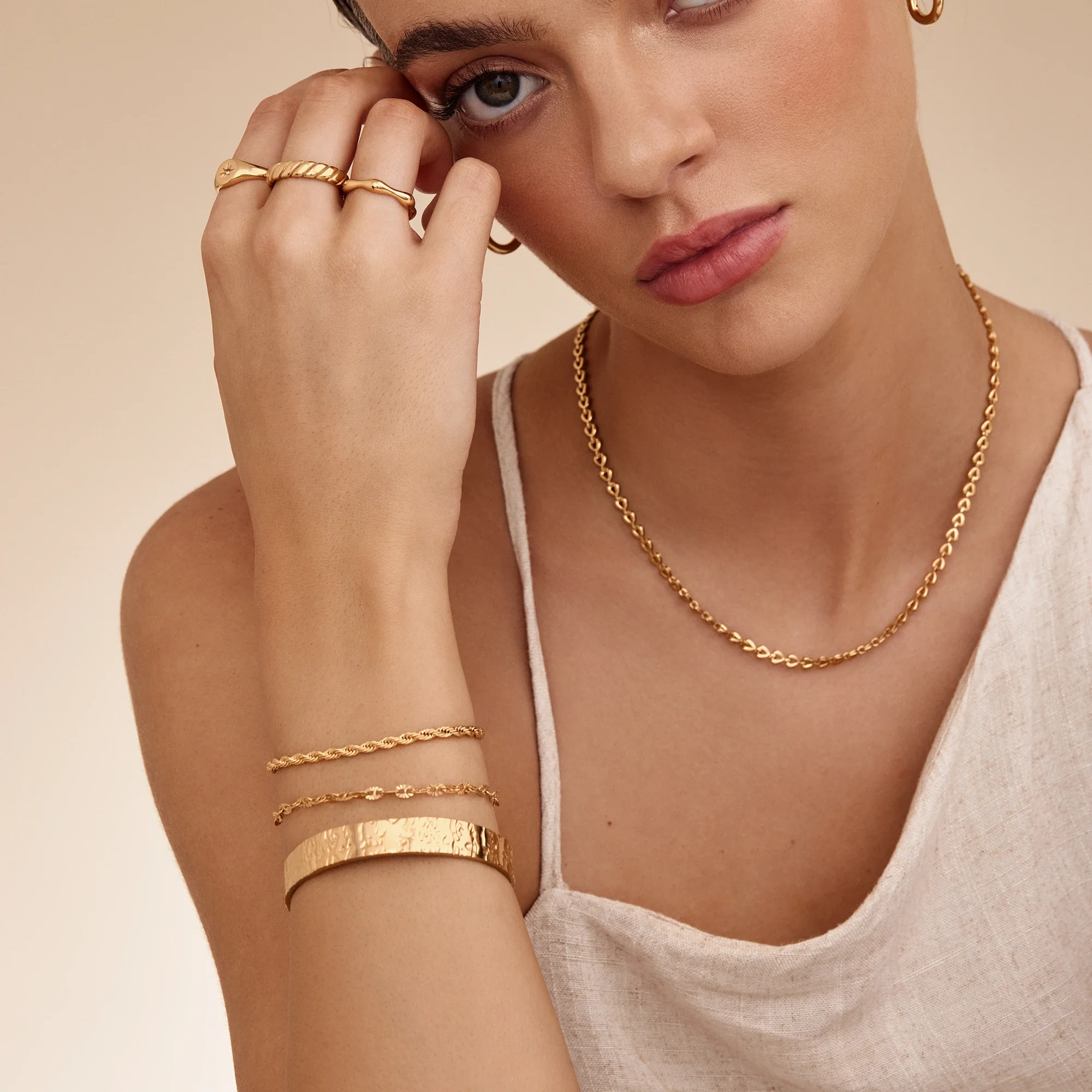 Bold Sequin Chain Bracelet - Image 7