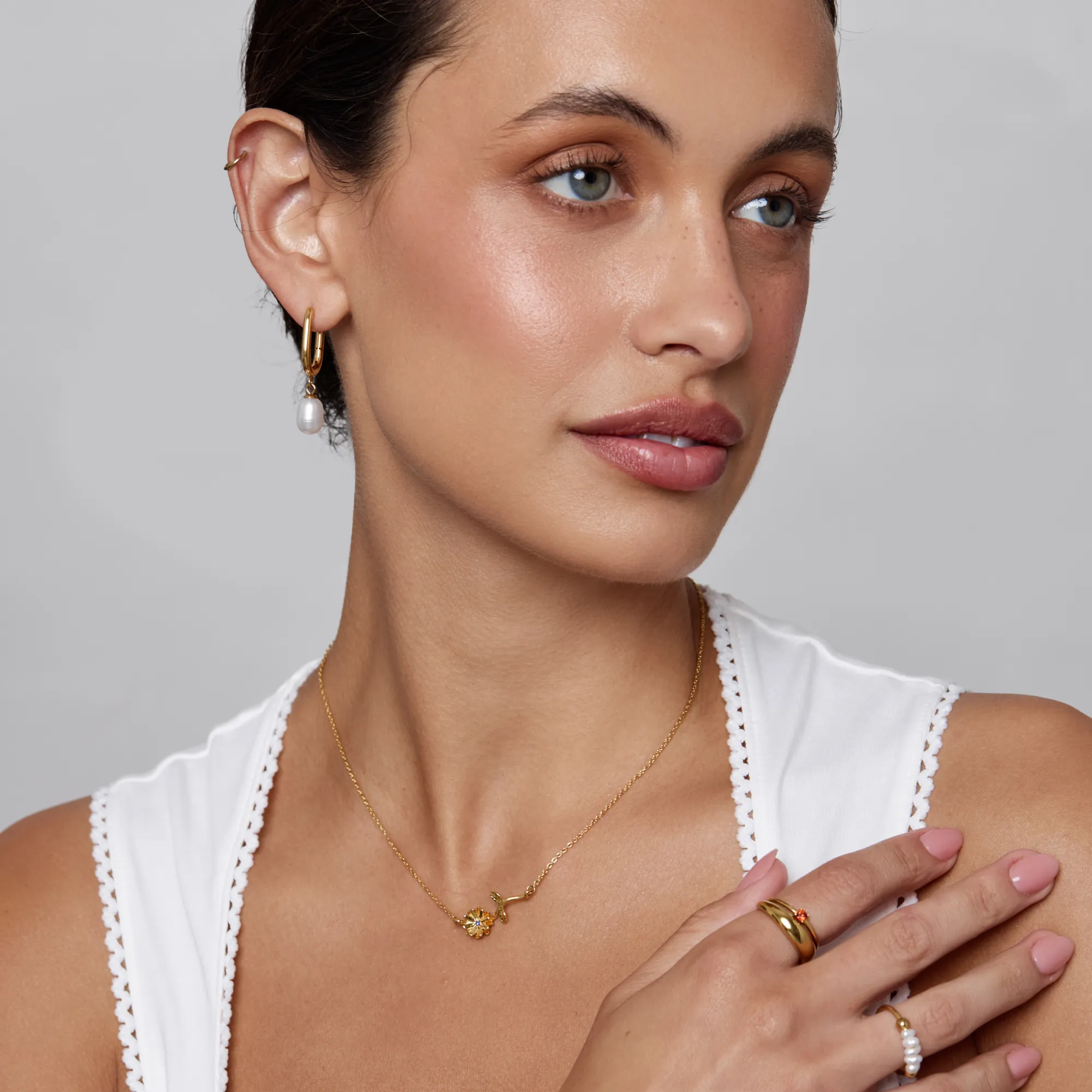 Dainty Birthflower Necklace - Image 3