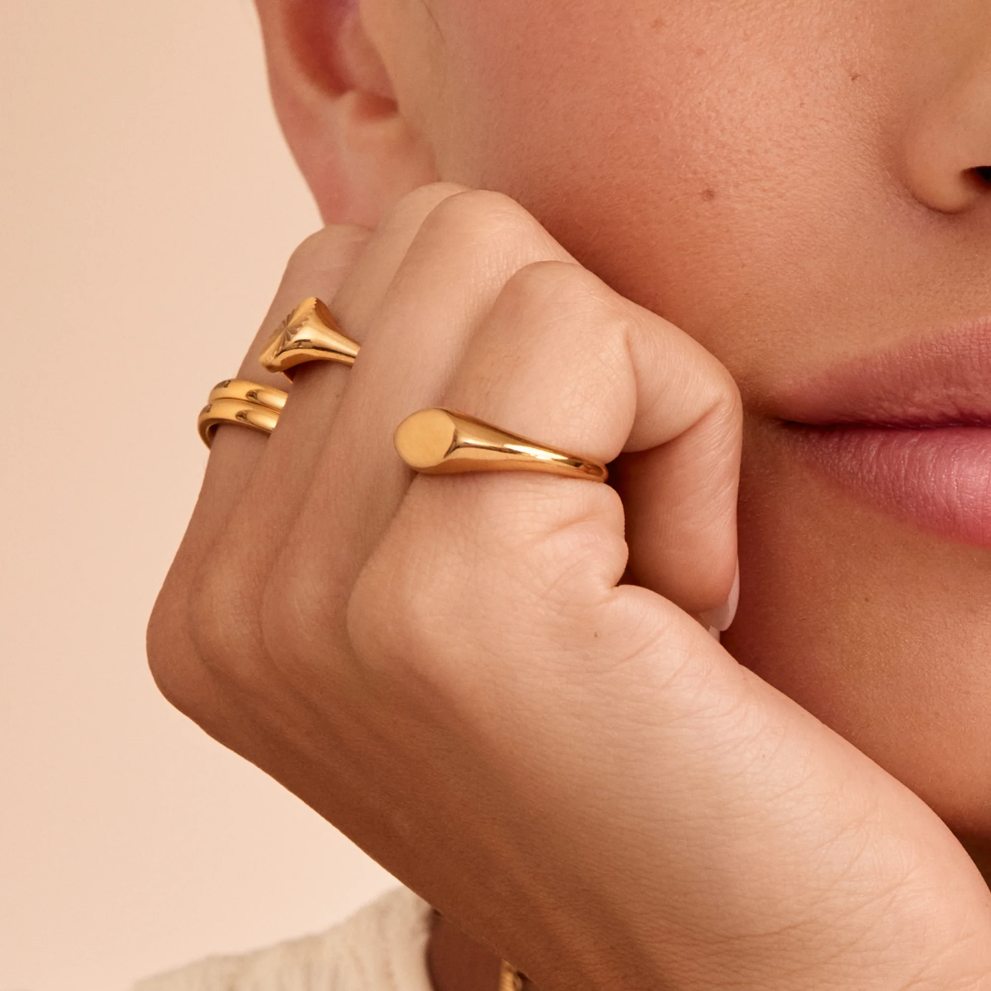 Essential Signet Ring - Image 4