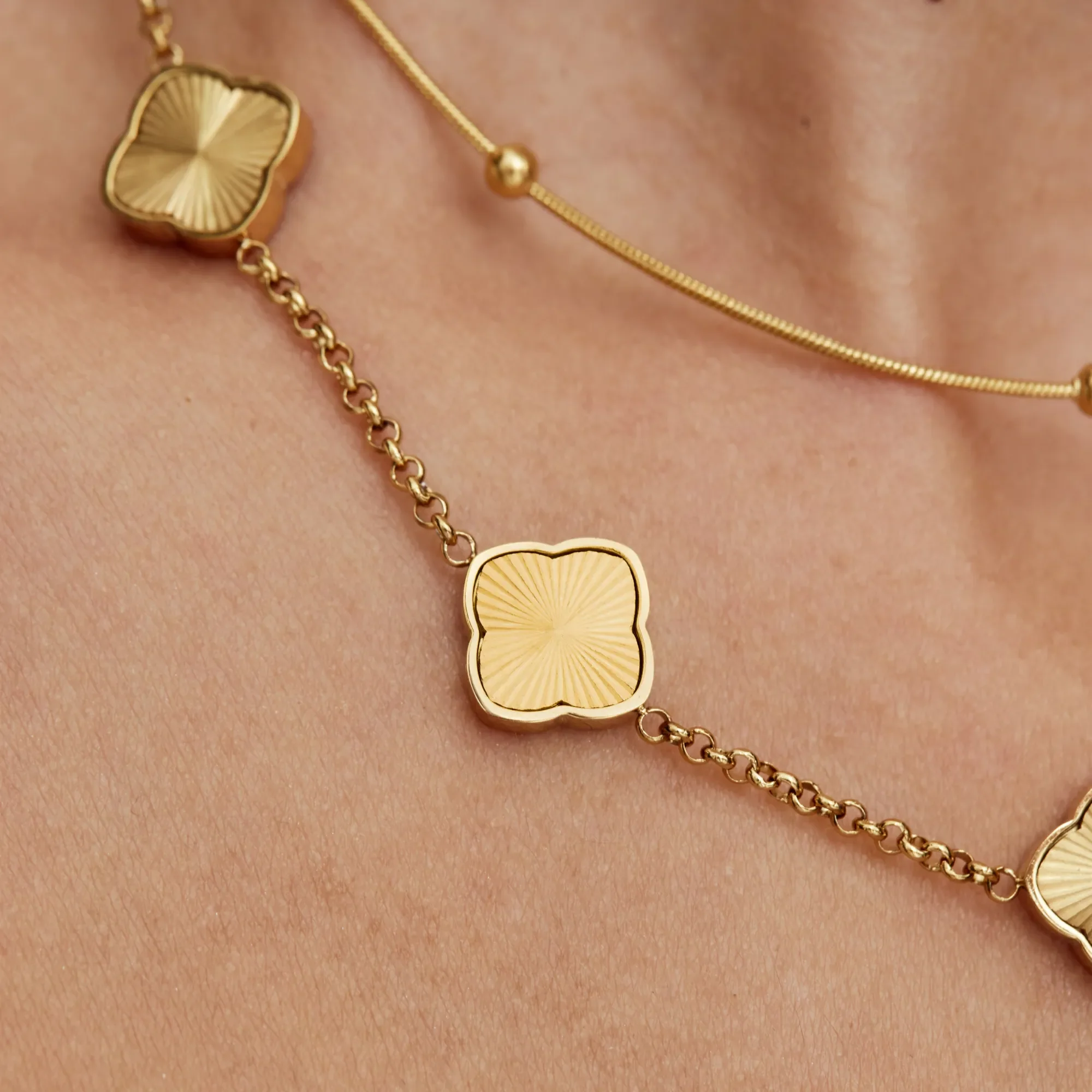 Sunburst Clover Necklace - Image 5
